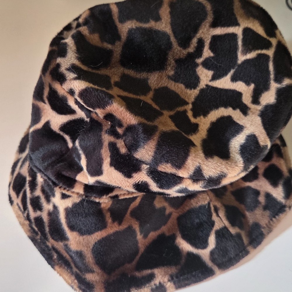Leopard Print Bucket Hat - Picture 4 of 4